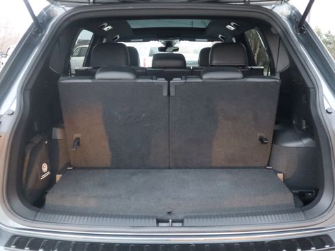 Used 2023 Volkswagen Tiguan SE R-Line image 34