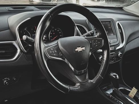 Used 2020 Chevrolet Equinox LT w/ Driver Convenience Package AWD/4WD image 2