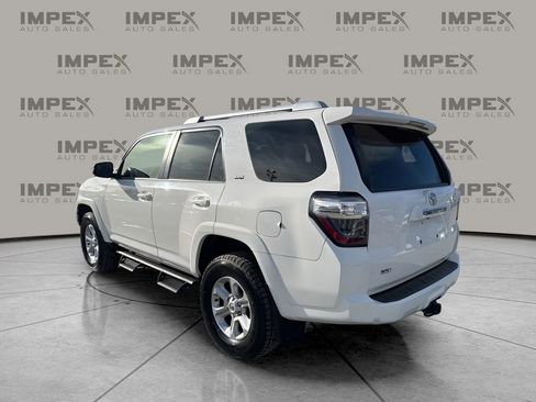 Used 2018 Toyota 4Runner SR5 image 3