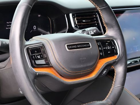 Used 2022 Jeep Grand Wagoneer Series III AWD/4WD image 22