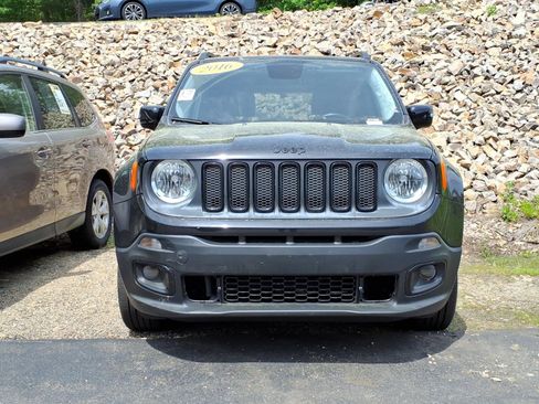 Used 2016 Jeep Renegade Latitude AWD/4WD image 2