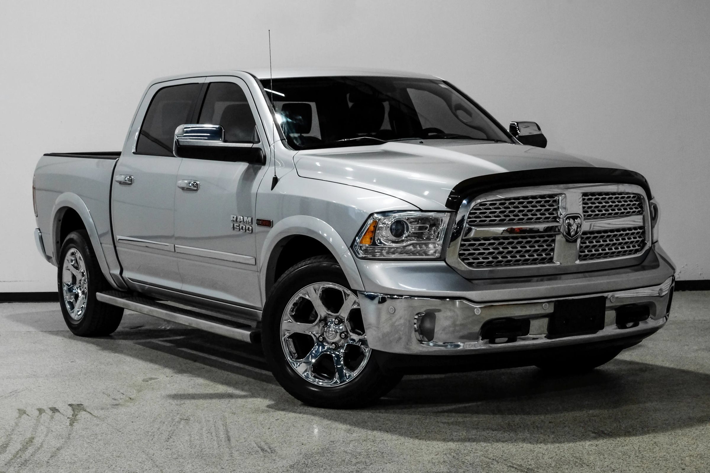 Used 2015 RAM 1500 Laramie w/ Convenience Group AWD/4WD image 4