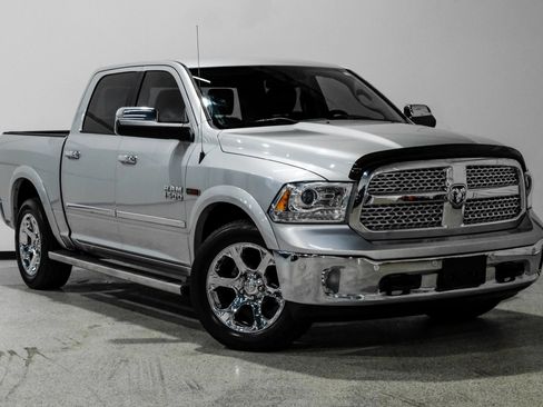 Used 2015 RAM 1500 Laramie w/ Convenience Group AWD/4WD image 4