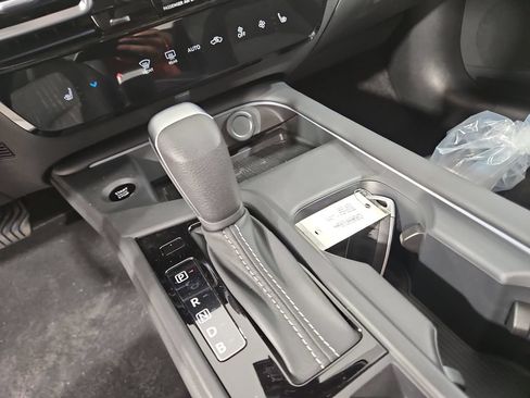 New 2026 Nissan Sentra SV w/ SV Convenience Package FWD image 22