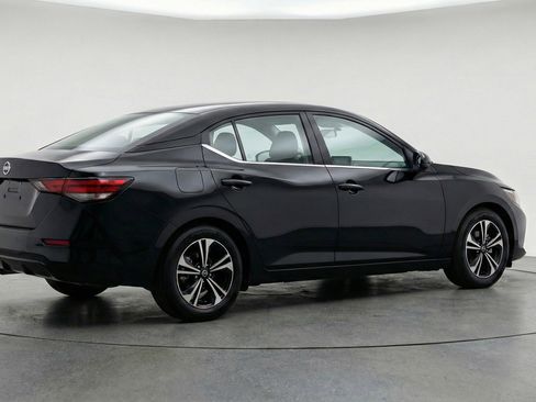 Used 2025 Nissan Sentra SV FWD image 9