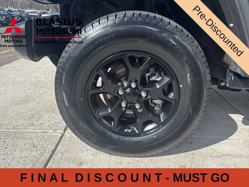 Used 2022 Jeep Wrangler Sport AWD/4WD image 4