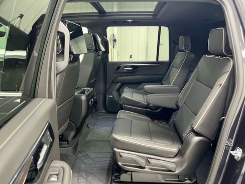 New 2026 Chevrolet Suburban Premier AWD/4WD image 24