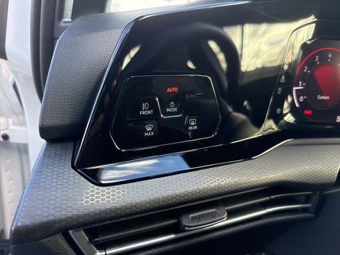 Used 2024 Volkswagen GTI SE image 31