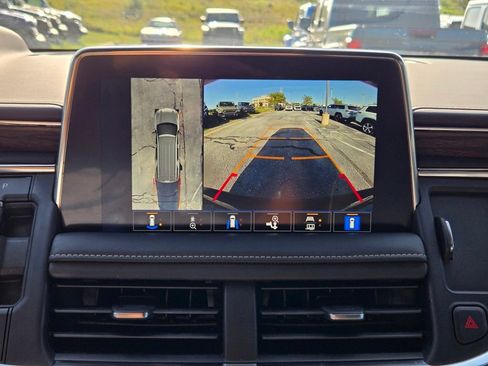 Used 2023 Chevrolet Tahoe Premier AWD/4WD image 25