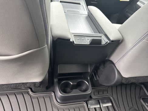 New 2026 Toyota Sienna XLE FWD image 27