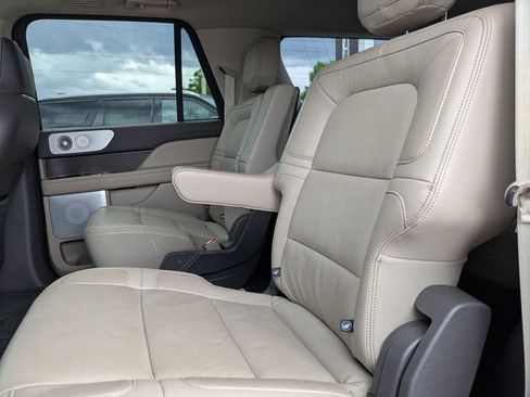 Used 2023 Lincoln Navigator L Reserve AWD/4WD image 17