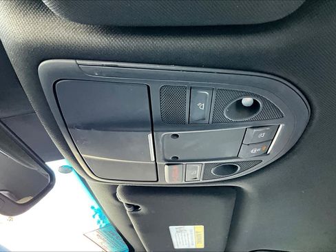 Used 2022 Genesis G70 2.0T image 31