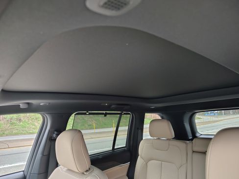 Certified 2024 Jeep Grand Cherokee Limited w/ Luxury Tech Group II image 25