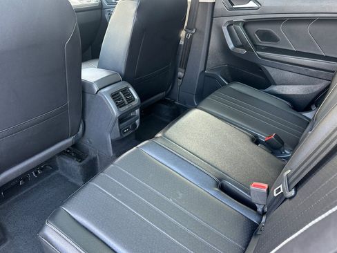 Used 2024 Volkswagen Tiguan SE image 14