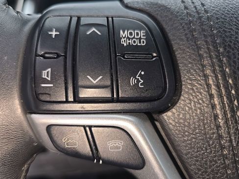 Used 2016 Toyota Highlander Limited image 16