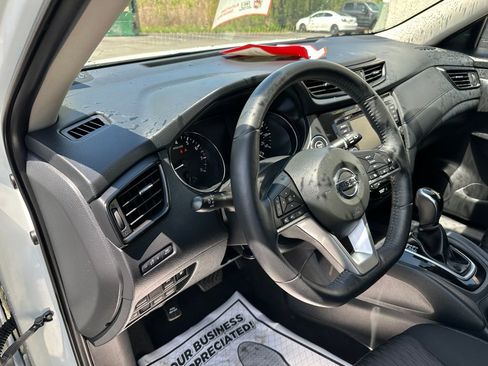 Used 2018 Nissan Rogue SV w/ Premium Package AWD/4WD image 22