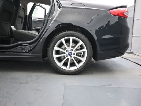 Certified 2017 Ford Fusion SE image 20