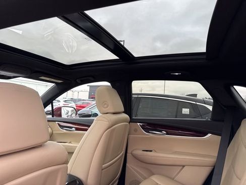 Used 2018 Cadillac XT5 Premium Luxury image 6