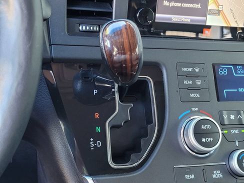 Used 2015 Toyota Sienna Limited Premium AWD/4WD image 15