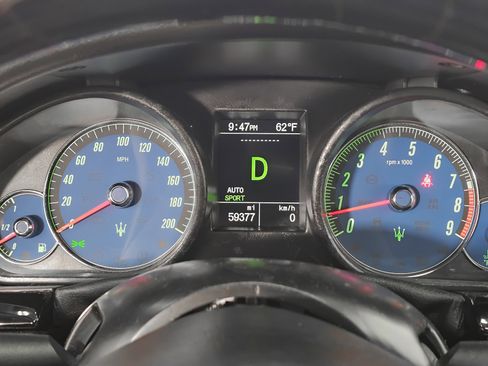 Used 2013 Maserati GranTurismo Sport image 25