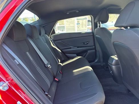 Certified 2025 Hyundai Elantra Sport image 22