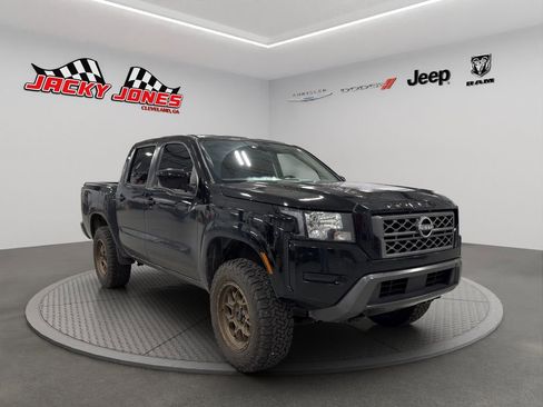 Used 2023 Nissan Frontier SV image 11