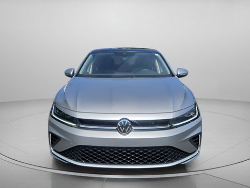 Used 2025 Volkswagen Jetta SEL FWD image 8