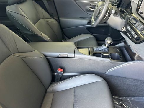 Used 2024 Lexus ES 350 w/ Premium Package FWD image 31
