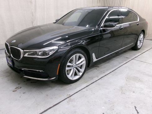 Used 2016 BMW 750i xDrive AWD/4WD image 2