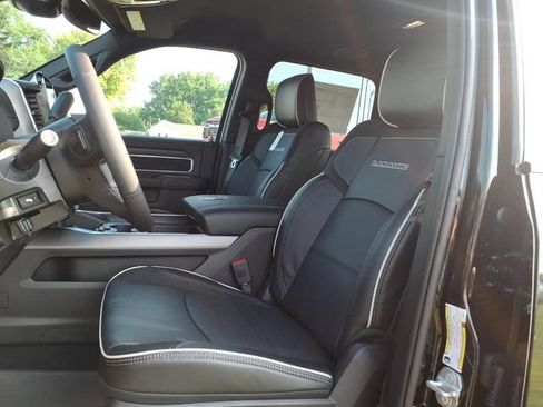 New 2026 RAM 2500 Laramie AWD/4WD image 12