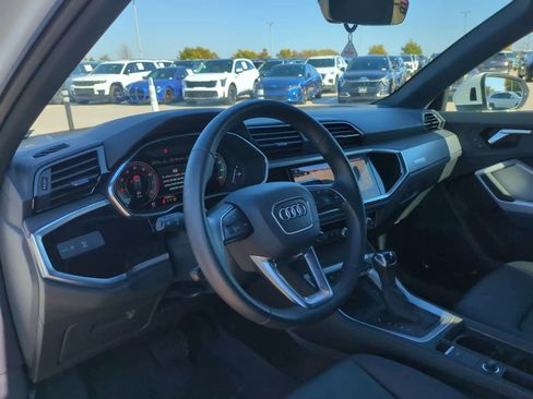 Used 2023 Audi Q3 2.0T Premium Plus w/ Premium Plus Package image 2