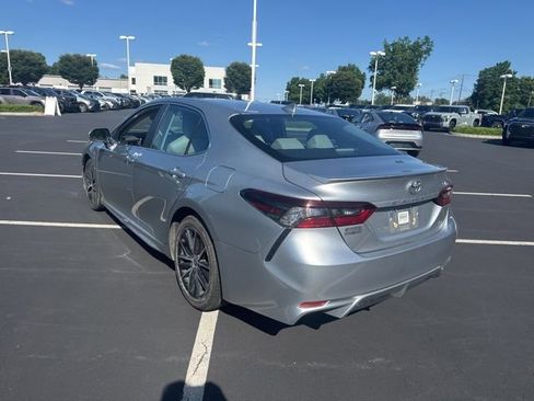 Used 2023 Toyota Camry SE w/ Convenience Package FWD image 7