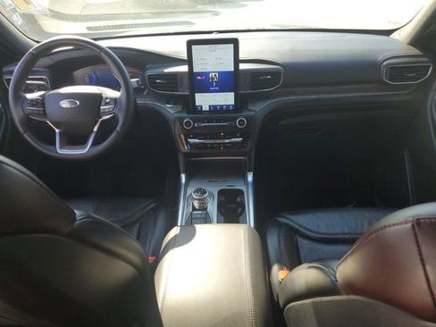 Used 2020 Ford Explorer Platinum w/ Premium Technology Package image 20