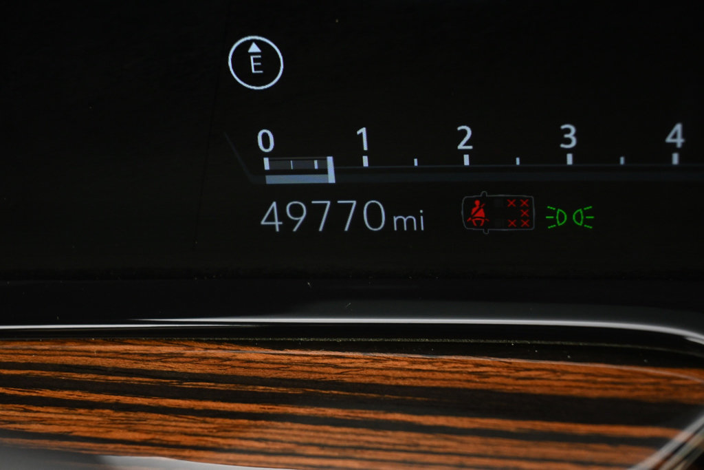 Certified 2024 Cadillac Escalade ESV Premium Luxury w/ Performance Package AWD/4WD image 28