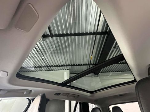 Certified 2022 Volvo XC90 T6 Momentum image 34