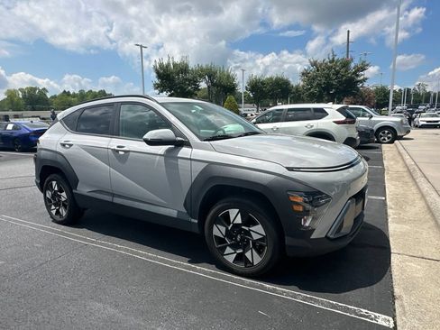 Used 2024 Hyundai Kona SEL AWD/4WD image 4