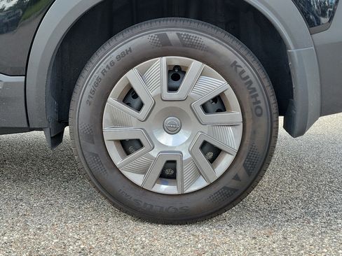 Certified 2025 Nissan Kicks S FWD image 10
