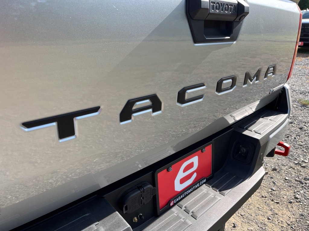 Used 2025 Toyota Tacoma TRD Off-Road w/ TRD Off Road Upgrade Package AWD/4WD image 37