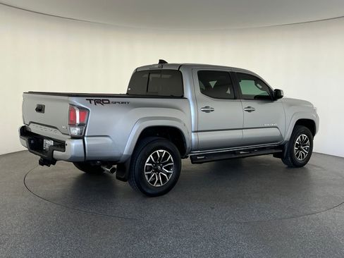 Used 2022 Toyota Tacoma TRD Sport w/ Technology Package RWD image 3