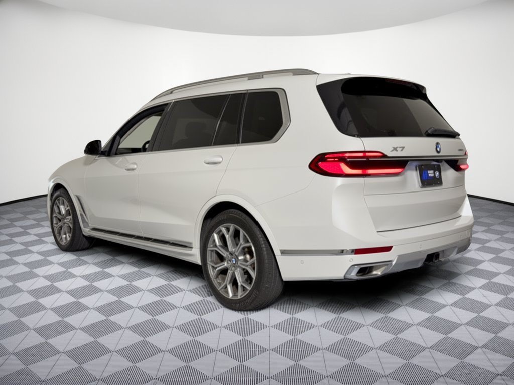 Certified 2024 BMW X7 xDrive40i w/ Premium Package AWD/4WD image 3