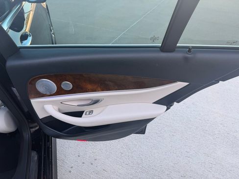Used 2019 Mercedes-Benz E 300 4MATIC w/ Driver Assistance Package image 18