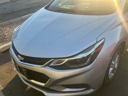 Used 2018 Chevrolet Cruze LT w/ LT Fleet Convenience Package FWD image 2