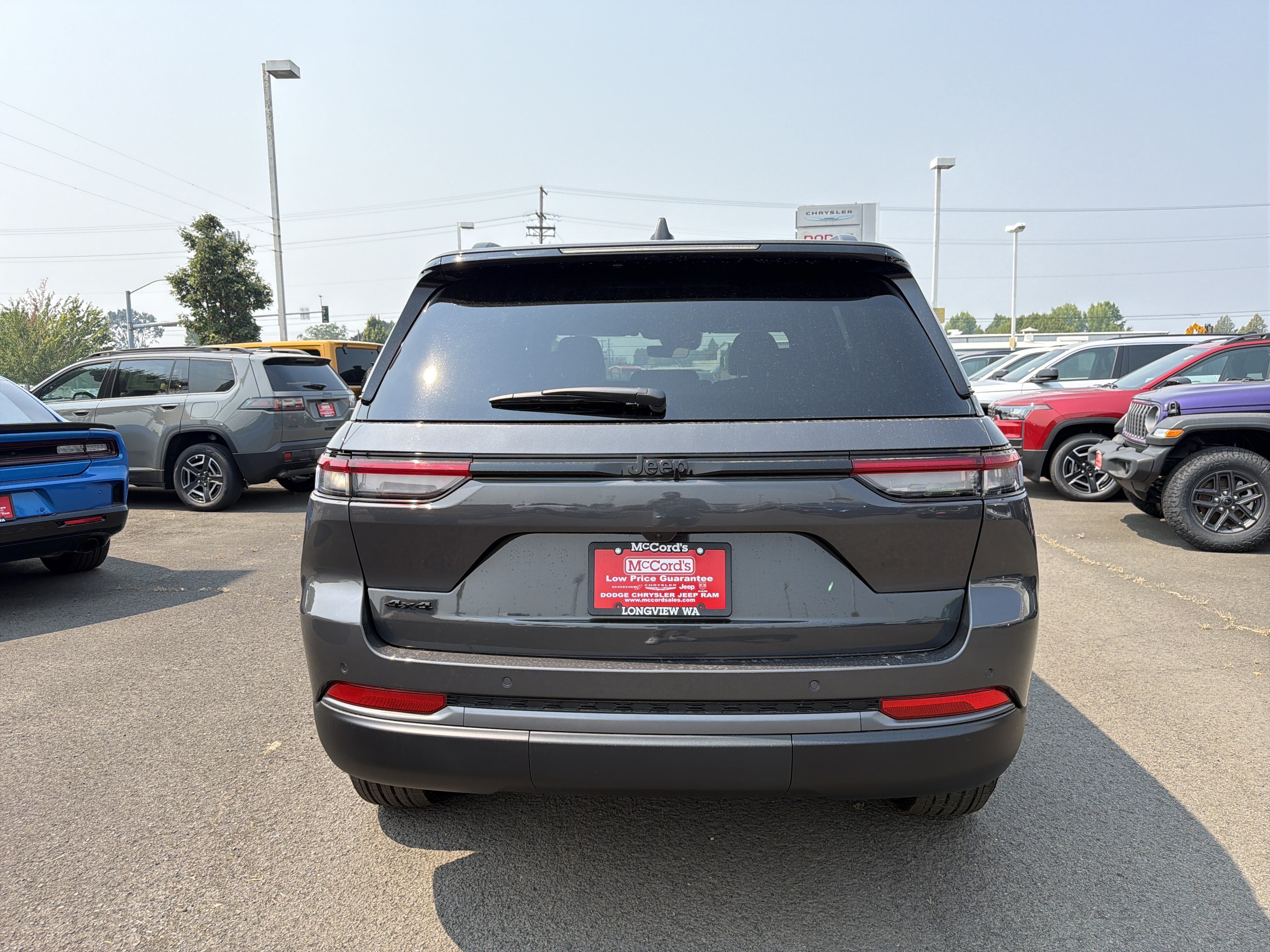 New 2026 Jeep Grand Cherokee Altitude AWD/4WD image 4