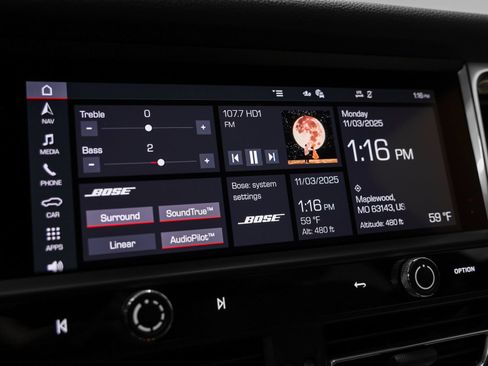Certified 2026 Porsche Macan AWD/4WD image 31
