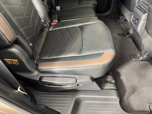 Used 2023 Nissan Pathfinder Platinum w/ Cargo Package image 32