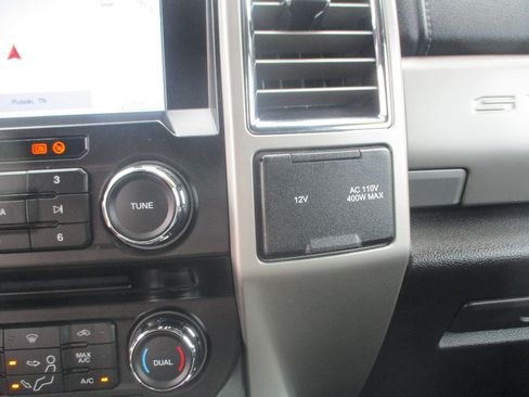 Used 2017 Ford F250 Lariat w/ Chrome Package image 11