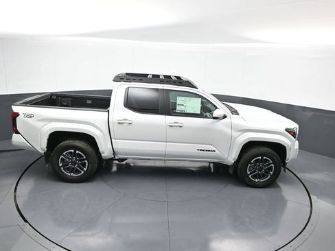 New 2024 Toyota Tacoma TRD Sport w/ TRD Sport Upgrade Package AWD/4WD image 34