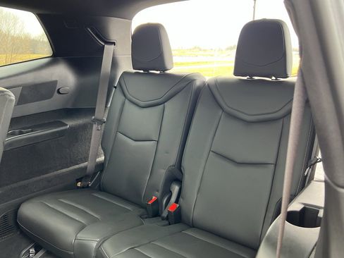 Used 2024 Cadillac XT6 Luxury image 39