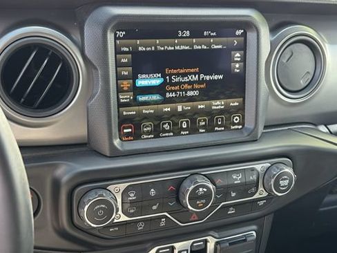 Used 2022 Jeep Wrangler Unlimited Sport w/ Sun And Sound Package AWD/4WD image 14