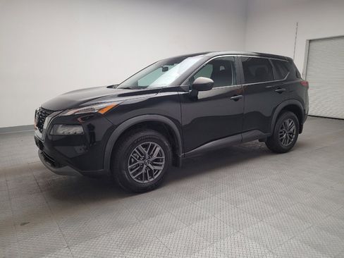 Used 2023 Nissan Rogue S image 2